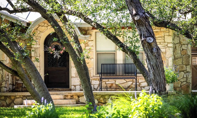 New Braunfels House | Rahe Guest Haus 30 minutes from Austin