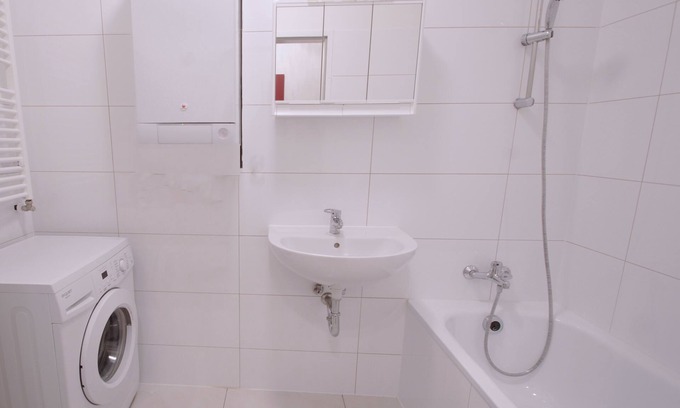 Pressbaum Apartment | Raisa 4 rooms Terraces Apartment with garden