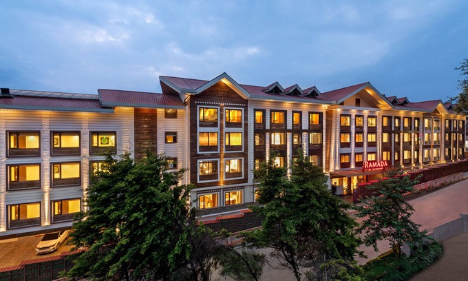 Gangtok Hotel | Ramada by Wyndham Gangtok Hotel & Casino Golden