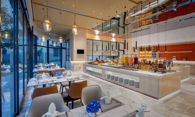 Dianbai District Hotel | Ramada By Wyndham Maoming Dianbai