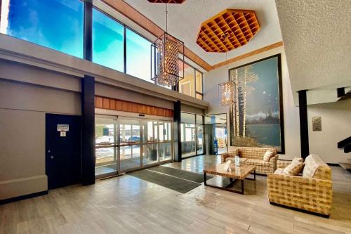 Whitecourt Hotel | Ramada by Wyndham Whitecourt