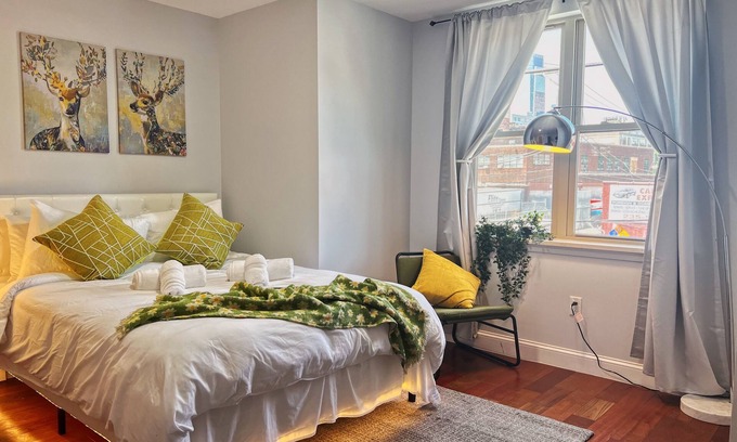Poplar Apartment | Ramblei near Chinatown & CenterCity: 2-Bedroom - Unit C