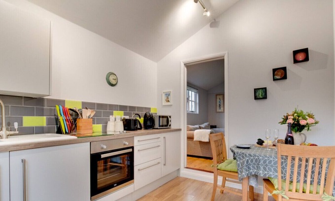 Leaveland House | Rambler's Rest - One Bedroom House, Sleeps 2