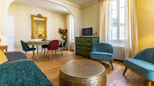 Bourroches Apartment | Rameau - Authentique et confort