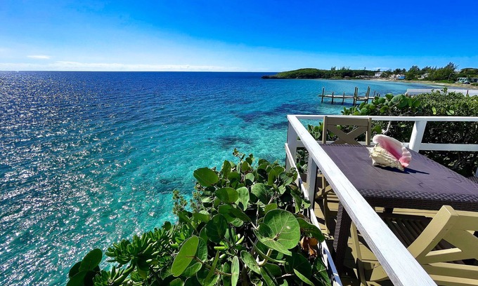 Alice Town House | Ranked by VRBO/HomeAway Top 10 Most Unique Rentals Worldwide, Walk to Town.