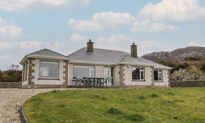 Donegal Cottage | Ranny Roe