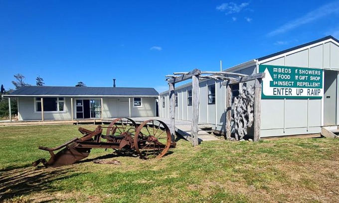 Orepuki Cabin | Rarakau Lodge