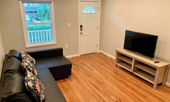 College Park House | Rare 2Bed 2Bath House - 6 min walk to metro