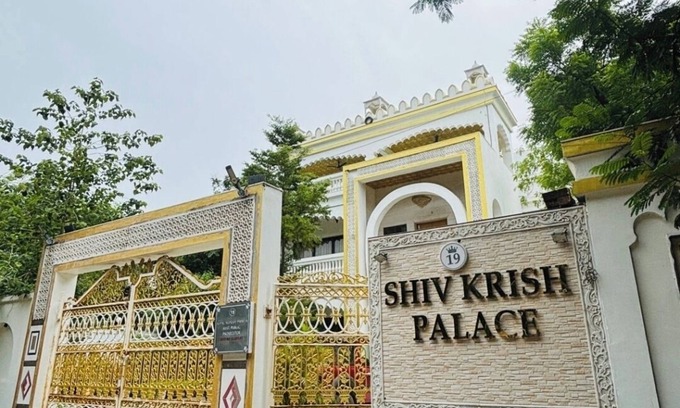 Sanand Villa | Rates are per rooms with roof top private pool.kitchen also provided.