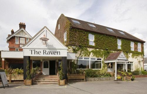 Hook Hotel | Raven Hotel by Greene King Inns
