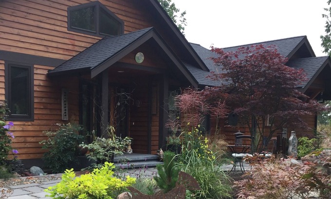 Hansville Apartment | Raven's Landing Studio- Romantic Getaway with Spectacular View!