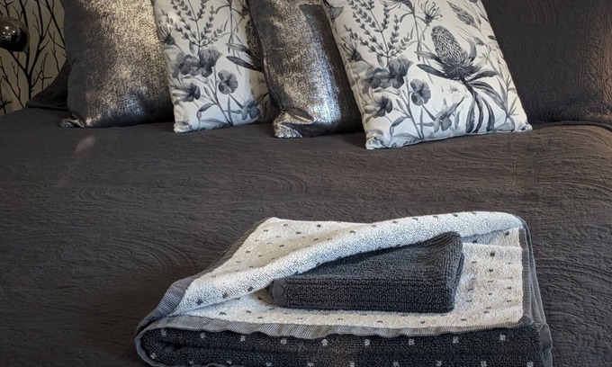 Crookwell Cottage | Ravenscroft - The Cottage - Quiet and Stylish