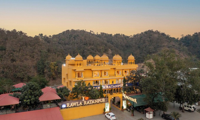 Dungarpur Hotel | Rawla Ratanpur - Kingfisher Hotel