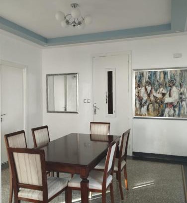 Quartier Administratif Apartment | Rayons de ville - Vintage Apartment