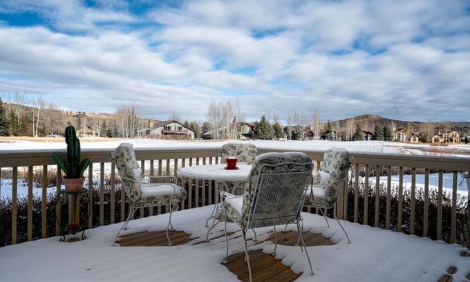 North Park City Condo | RC27 · 2Bed 2Bth Lovely Ski Lodging In The Heart of PC!