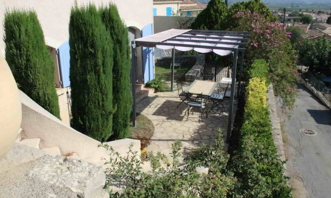 Calvisson Apartment | RdC-villa 2Pieces 35m2 domine the plain between NIMES CEVENNES MER