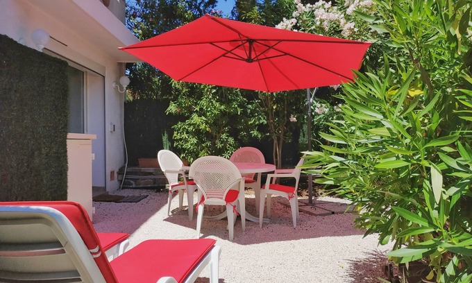 Boulouris-sur-Mer Apartment | RDJ VILLA BY THE SEA 50 M FROM THE BEACH AT BOULOURIS