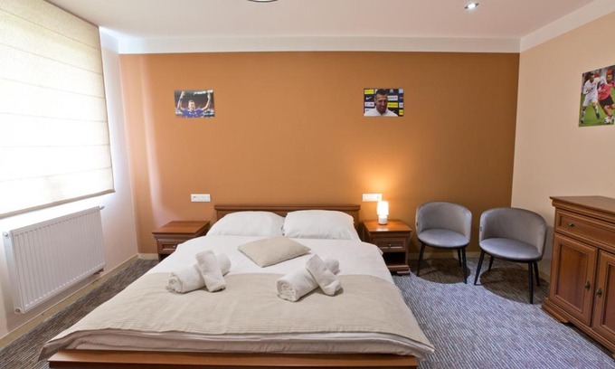 Oravske Vesele House | Reštaurácia GÓL