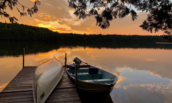 Tweed Cottage | RECENT LISTING: Elegant Living Space; Nature Lover's Haven; Chef's Paradise