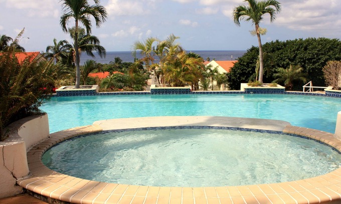 Piscadera Apartment | Recently redecorated spacious apartment in luxury Royal Palm Resort