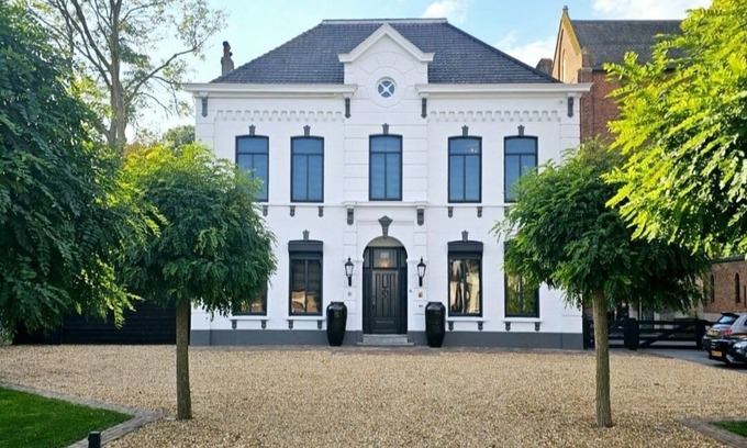 Kloosterzande Bed & Breakfast | Rectory equipped with every luxury