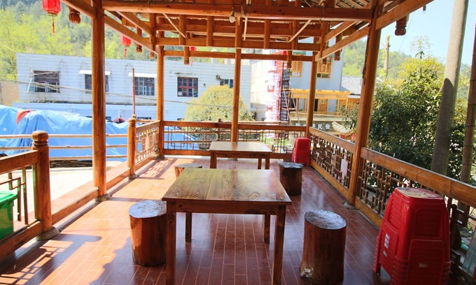 Wulingyuan House | Red Apple Inn