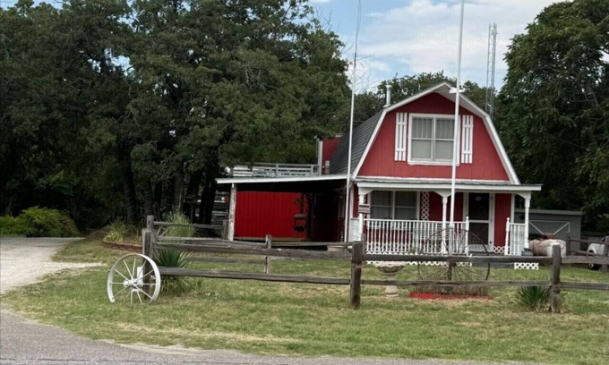 Fay House | Red Barn close to lake
