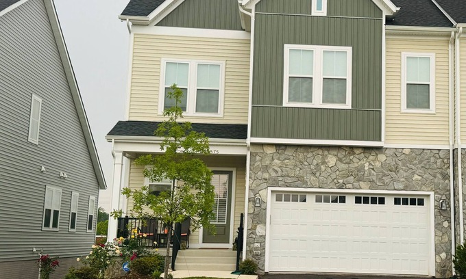 Aldie Villa | Red Cherry Oasis - Charming 2 bedroom villa with AC, WiFi in serene Aldie