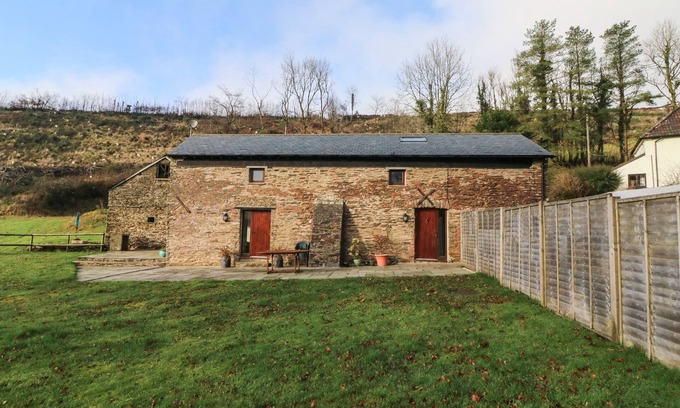 Wheddon Cross Cottage | RED DEER COTTAGE, pet friendly, with a garden in Wheddon Cross