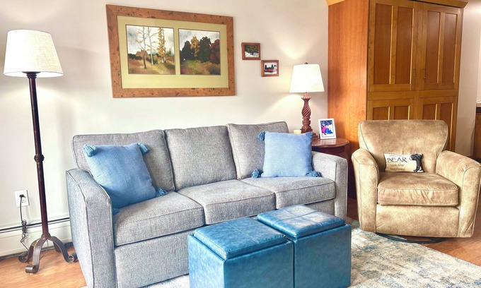 River Run Condo | Red Hawk REMODELED 1140 sq ft, FEELS like a 3 BEDROOM, 2 bed, 3 bath with Murphy