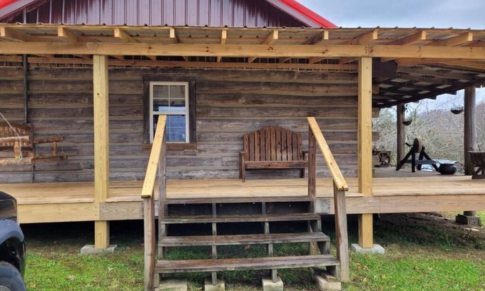 Booneville Cabin | Red River Gorge/Natural Bridge Cabin Rental