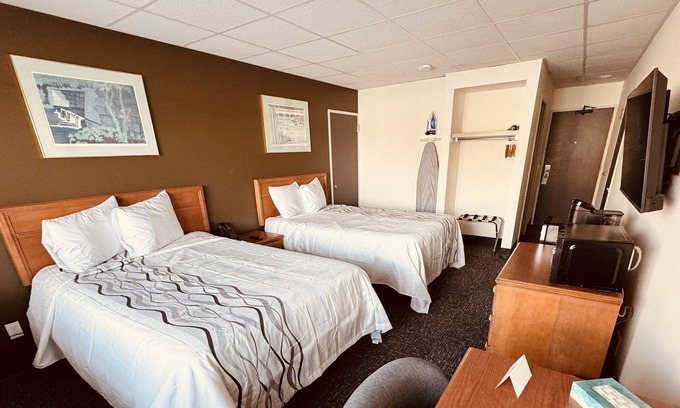 Hibbing Hotel | Red Rock Hotel & Suites