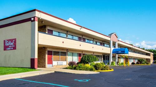 Battle Creek Hotel | Red Roof Inn and Suites Battle Creek