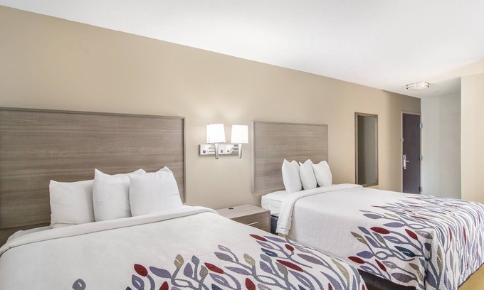 Darien Hotel | Red Roof Inn Darien - I-95/North Brunswick