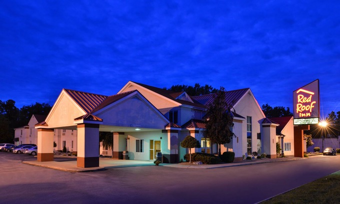 Milan Hotel | Red Roof Inn Sandusky - Milan