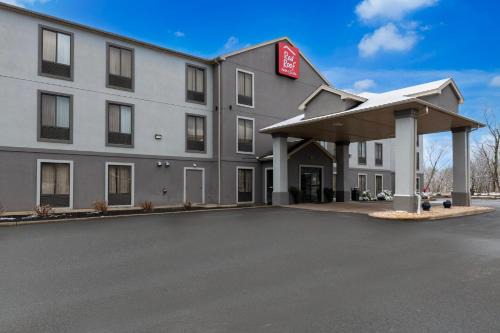 Mifflinville Hotel | Red Roof Inn & Suites Bloomsburg - Mifflinville