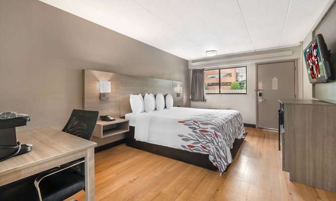 Greenwich Hotel | Red Roof Inn Virginia Beach