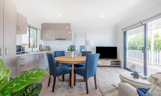 Redcliffe House | Redcliffe Retreat Moreton Bay Coastal Cottage