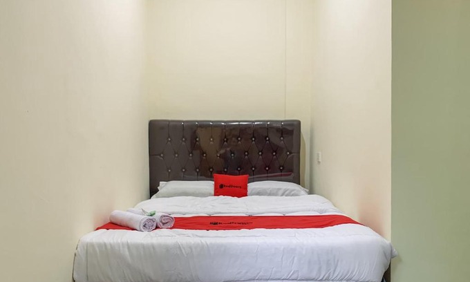 Tanjung Uncang Hotel | RedDoorz @ Cikitsu Batam