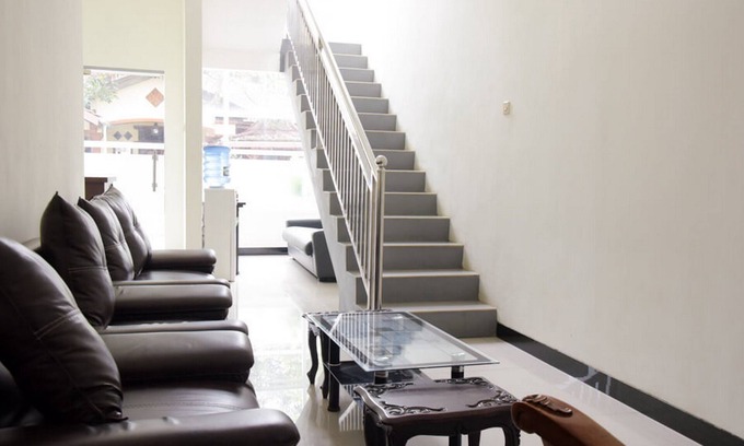 Purwokerto House | RedDoorz near GOR Satria Purwokerto