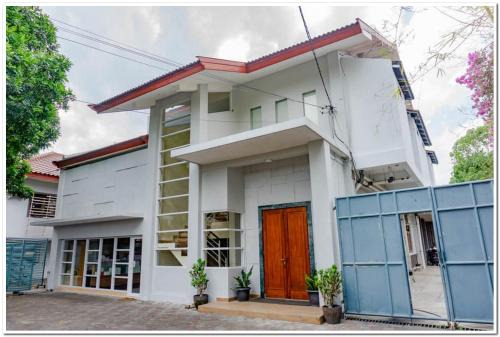 Pogung Lor Hotel | RedDoorz near Jogja City Mall 4