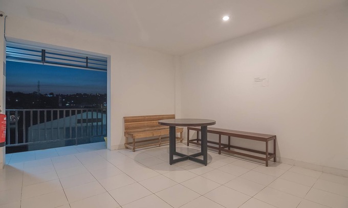 Balikpapan House | RedDoorz near Living Plaza Balikpapan