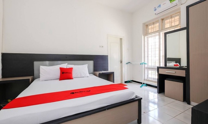 Purwokerto House | RedDoorz near Moro Mall Purwokerto