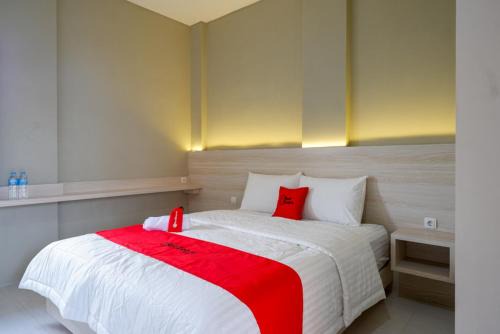 West Semarang House | RedDoorz Near PRPP Marina Semarang