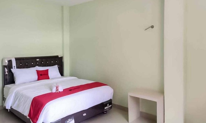 Sukarami Hotel | RedDoorz near Taman Wisata Alam Punti Kayu Palembang 2