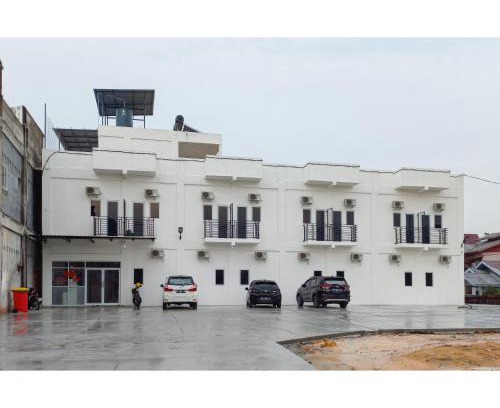 Dumai Hotel | RedDoorz near Terminal Roro Bandar Sri Junjungan