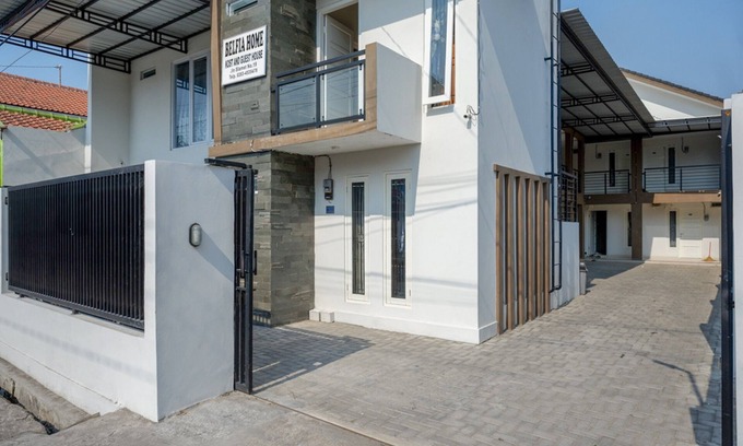 Tegal House | RedDoorz Plus Syariah near Stasiun Tegal 2