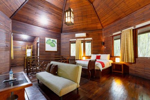 Pantai Indah Kapuk House | RedDoorz Resort @ Taman Wisata Mangrove