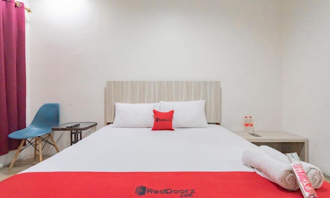 Cigadung Hotel | RedDoorz Syariah at Cigadung Raya Street