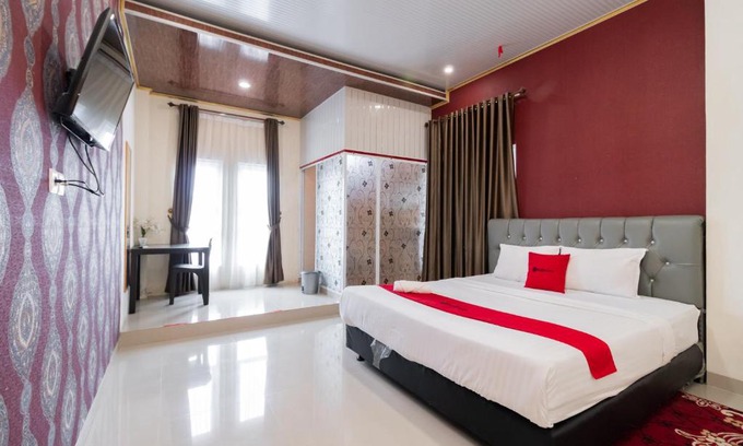 Padang Hotel | RedDoorz Syariah near Minangkabau International Aiport